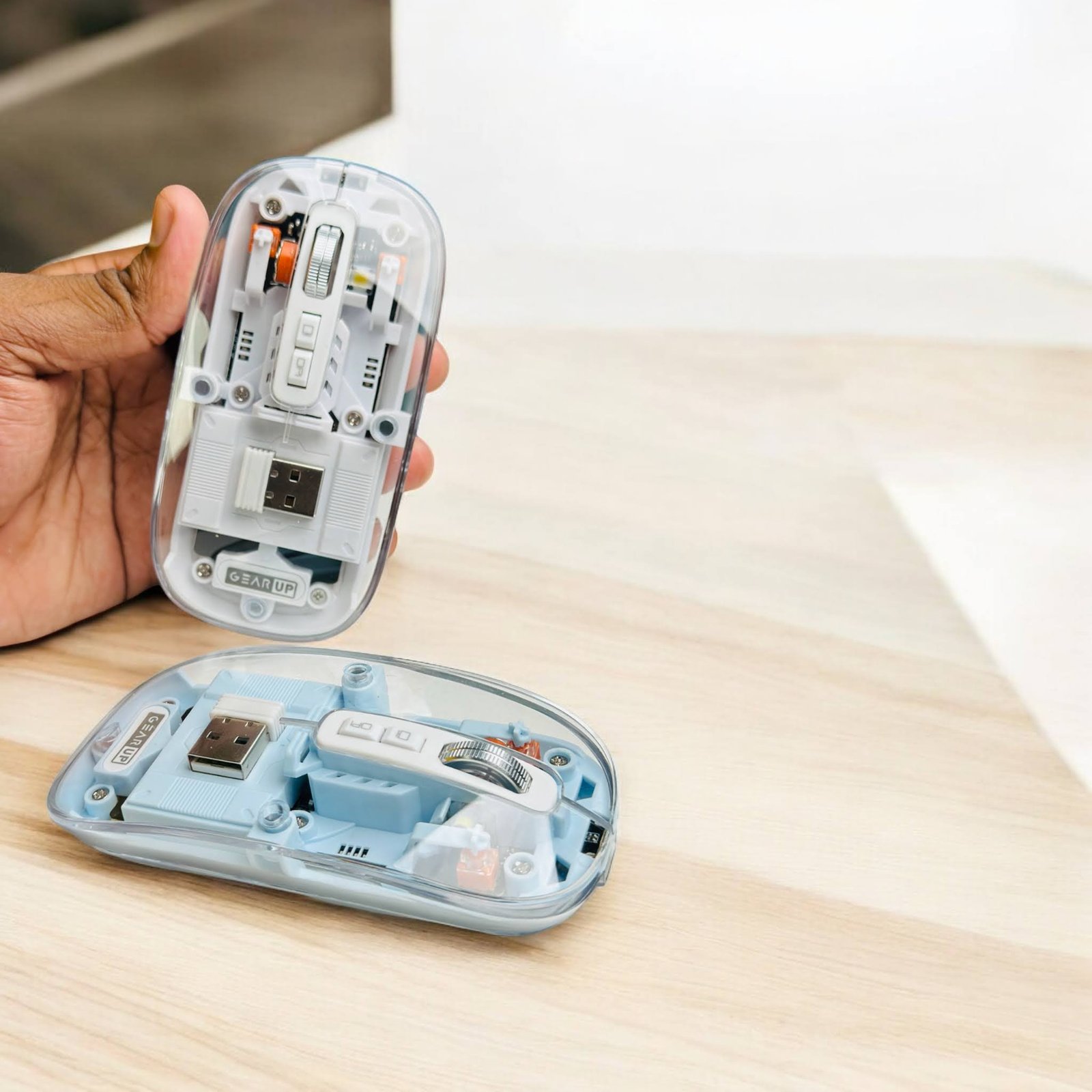 GearUP-WM30-Transparent-Crystal-2.4G-Bluetooth-Magnetic-Wireless-Mouse-2.jpg